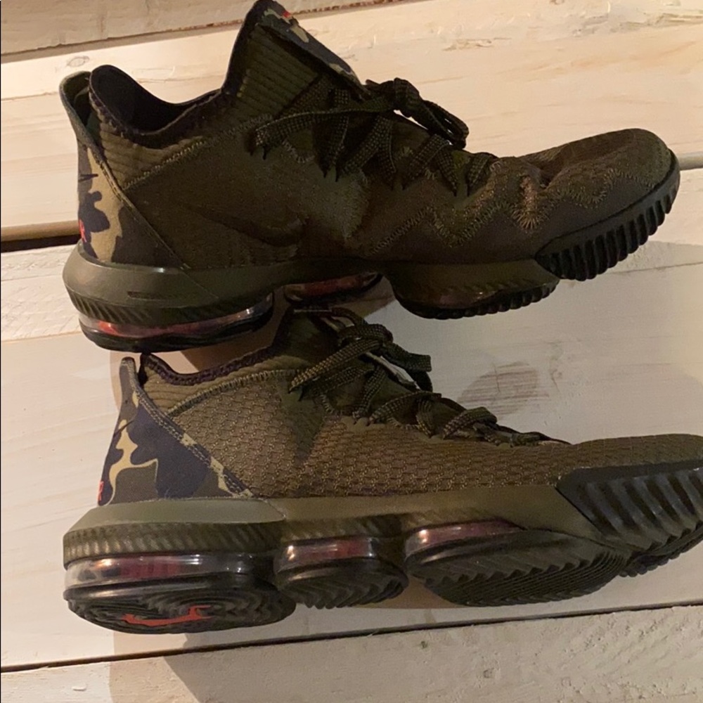 LeBron James XVI